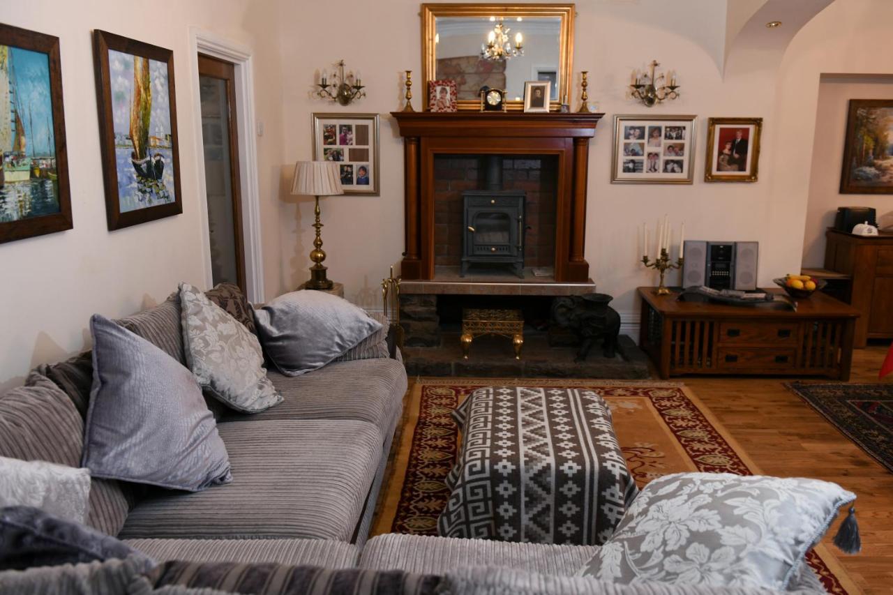 Luxury Suite In Quiet Countryside Location Swansea Exteriér fotografie